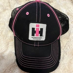 Like new international harvester adjustable ball cap